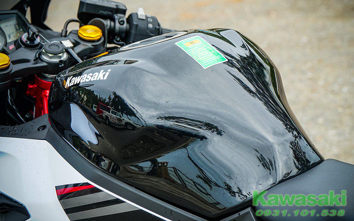 Kawasaki Ninja ZX25R SE 2021