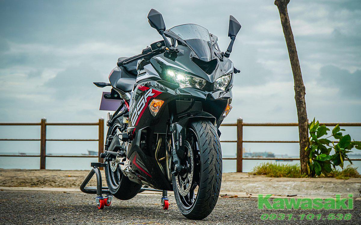 Kawasaki Ninja ZX25R SE 2021