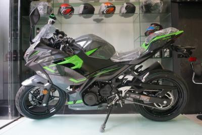 Kawasaki Ninja 400 2018 dối thủ hạng nặng của yamaha R3